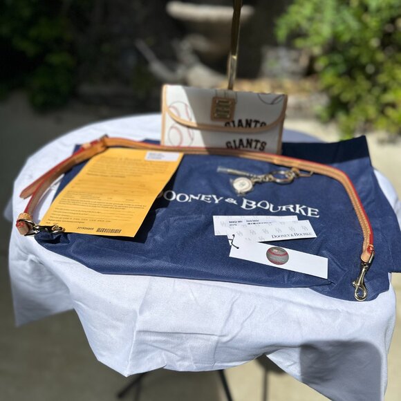 Dooney & Bourke  Giants Satchel w/Wallet & Bag Charm - Picture 2 of 6